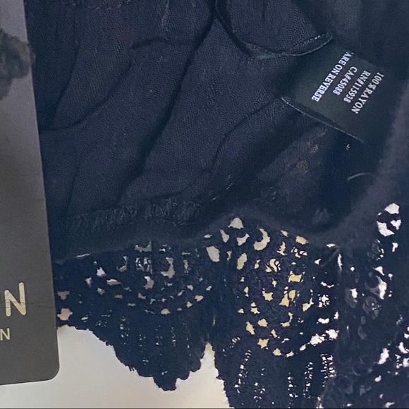 NWT LF Mieeion Black Embroidered Woven Off Shoulder Crop Top - Picture 7 of 12